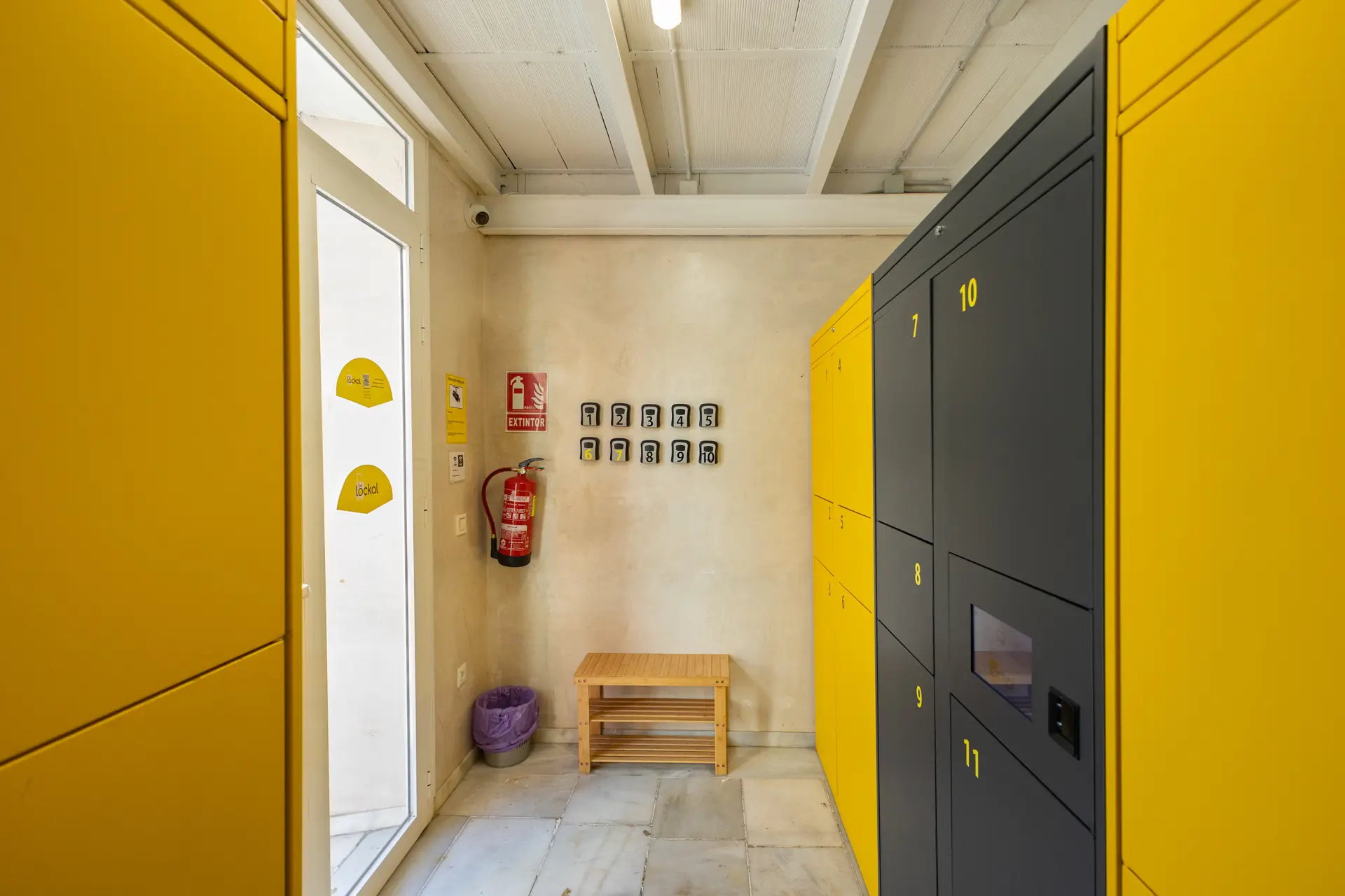 Local con cajas de seguridad en Belockal